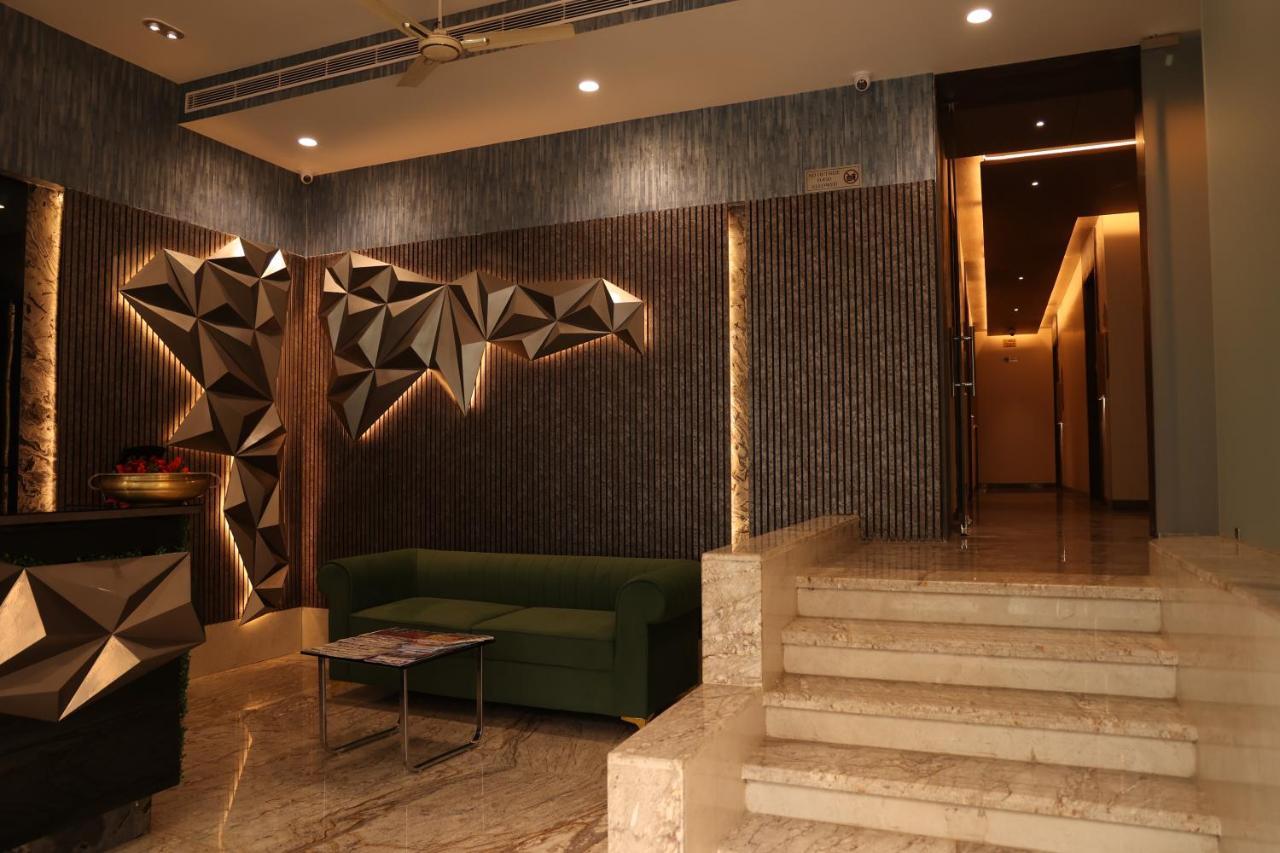 Hotel Pinaka Inn Лакнау Екстериор снимка