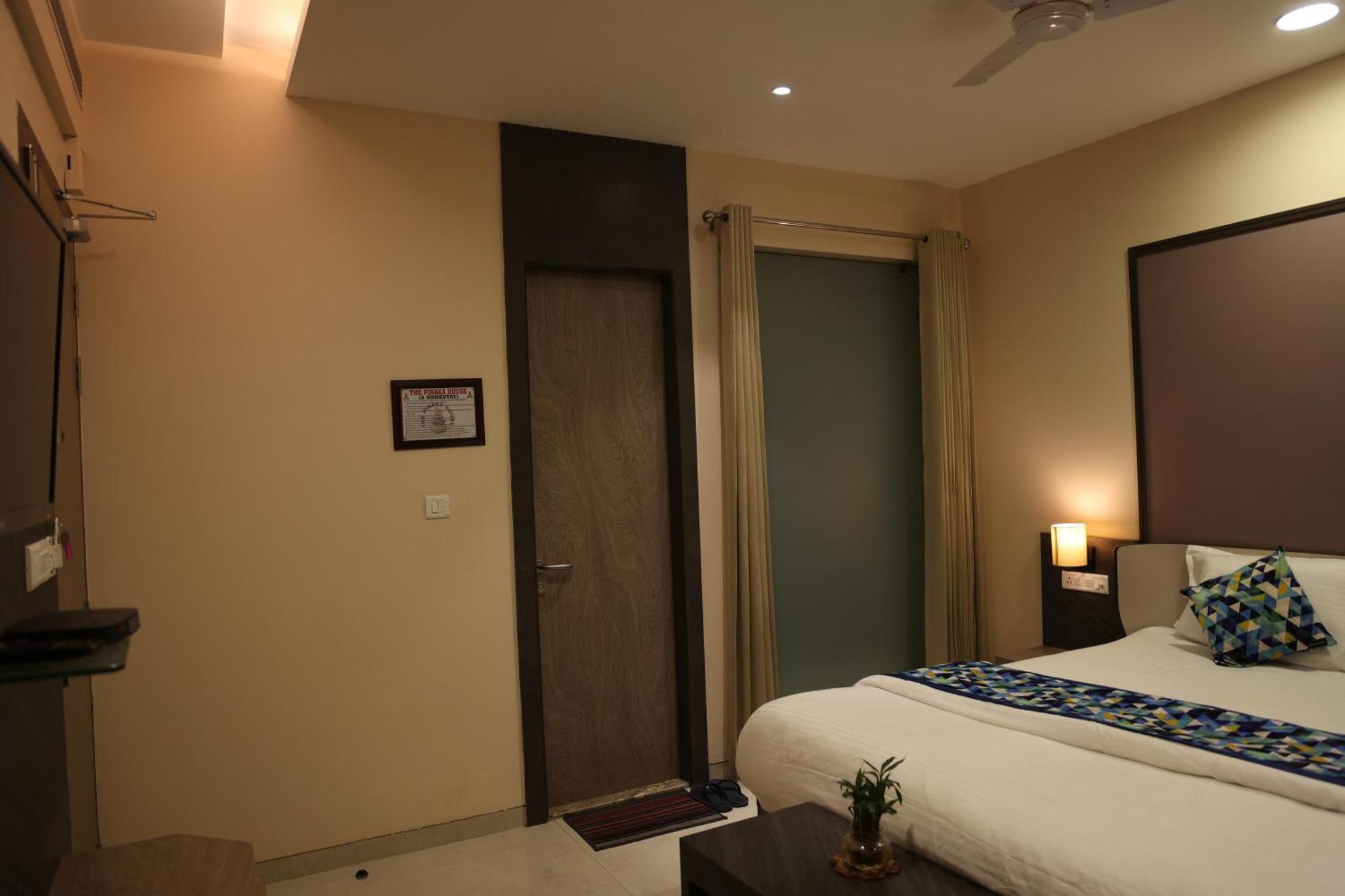 Hotel Pinaka Inn Лакнау Екстериор снимка