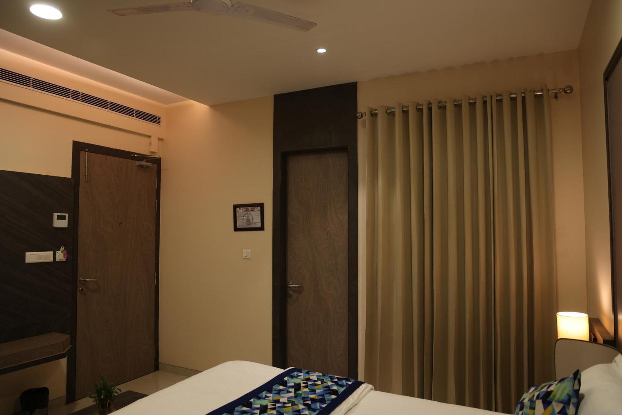 Hotel Pinaka Inn Лакнау Екстериор снимка