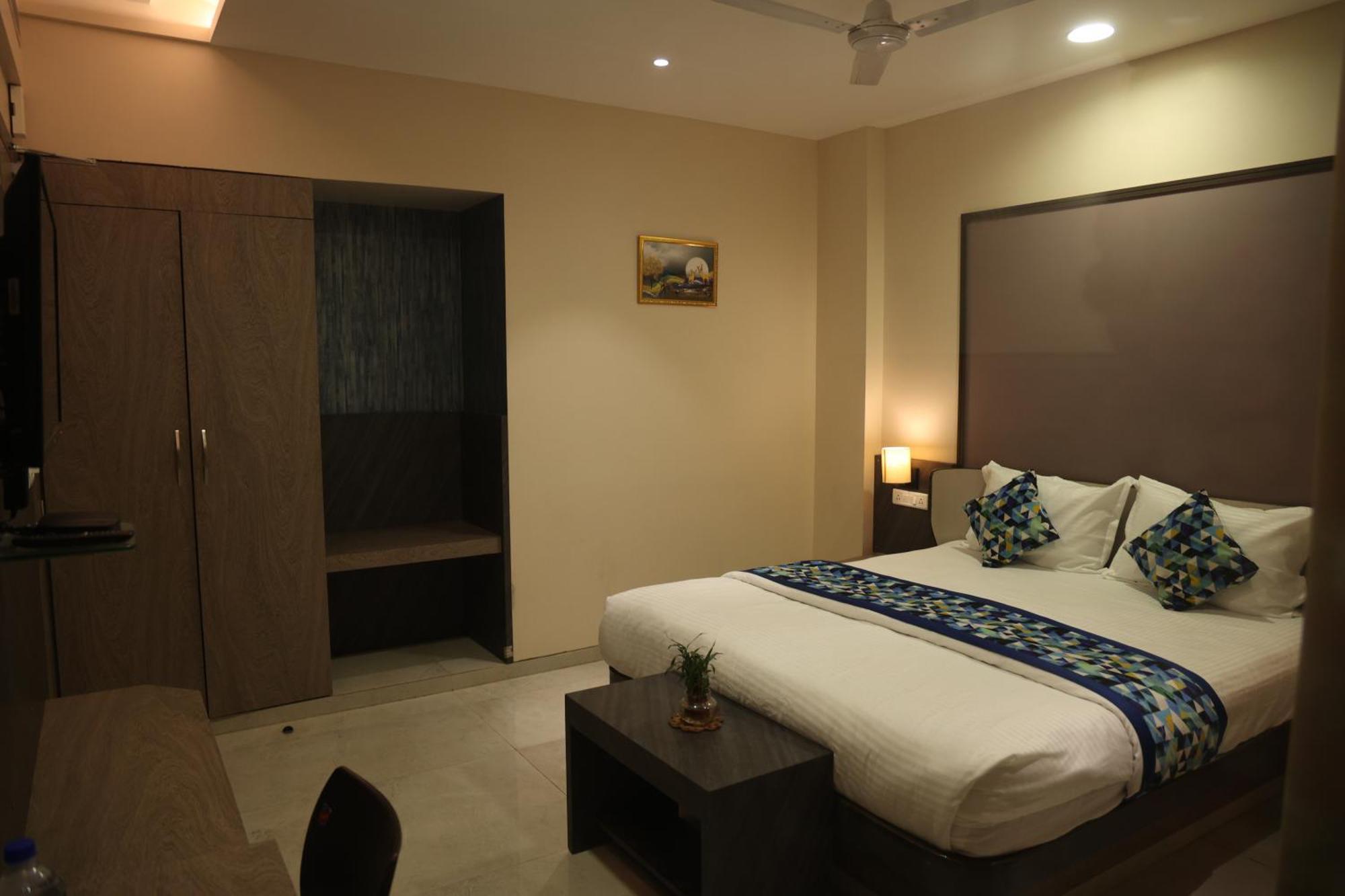 Hotel Pinaka Inn Лакнау Екстериор снимка