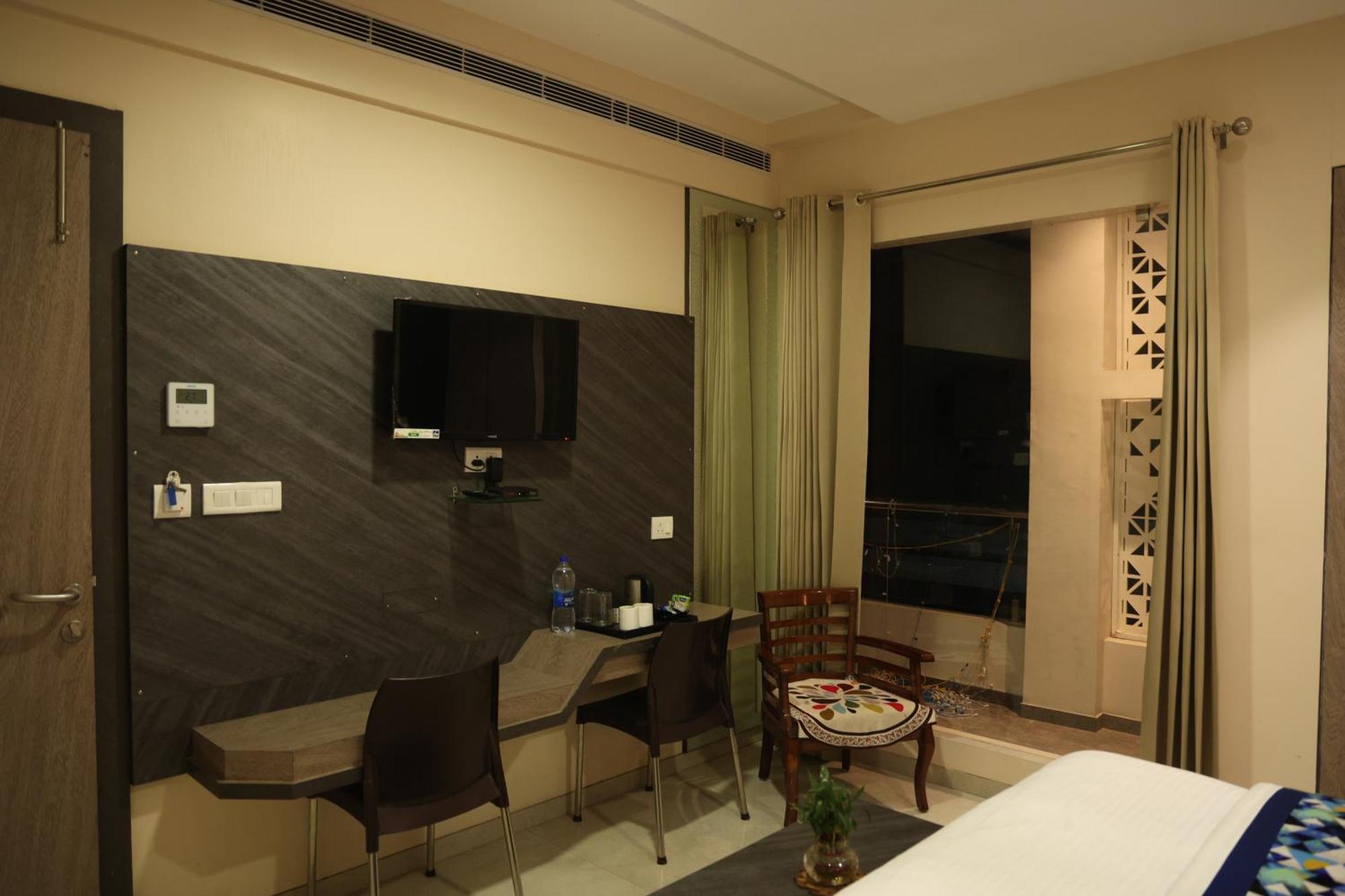 Hotel Pinaka Inn Лакнау Екстериор снимка