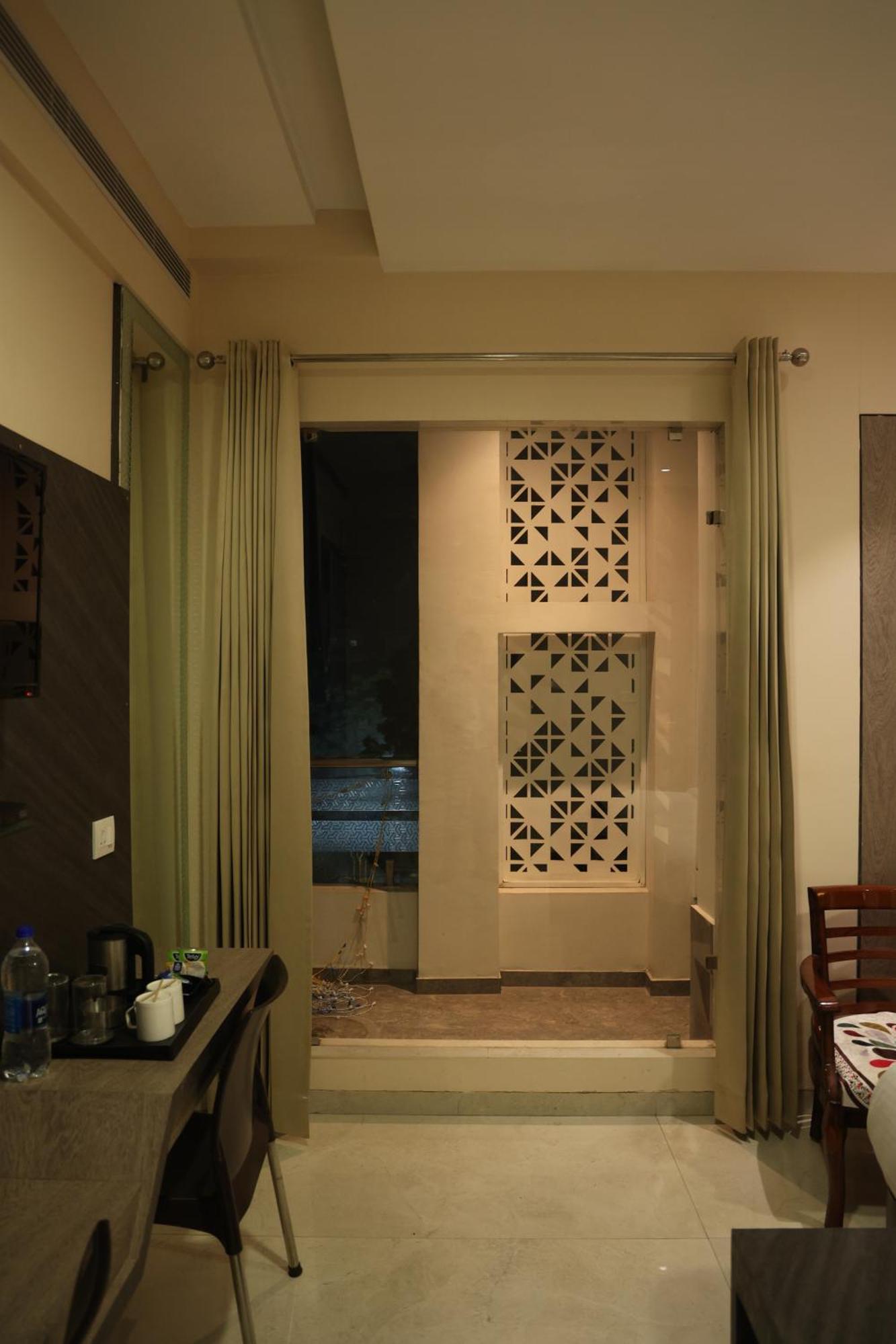 Hotel Pinaka Inn Лакнау Екстериор снимка
