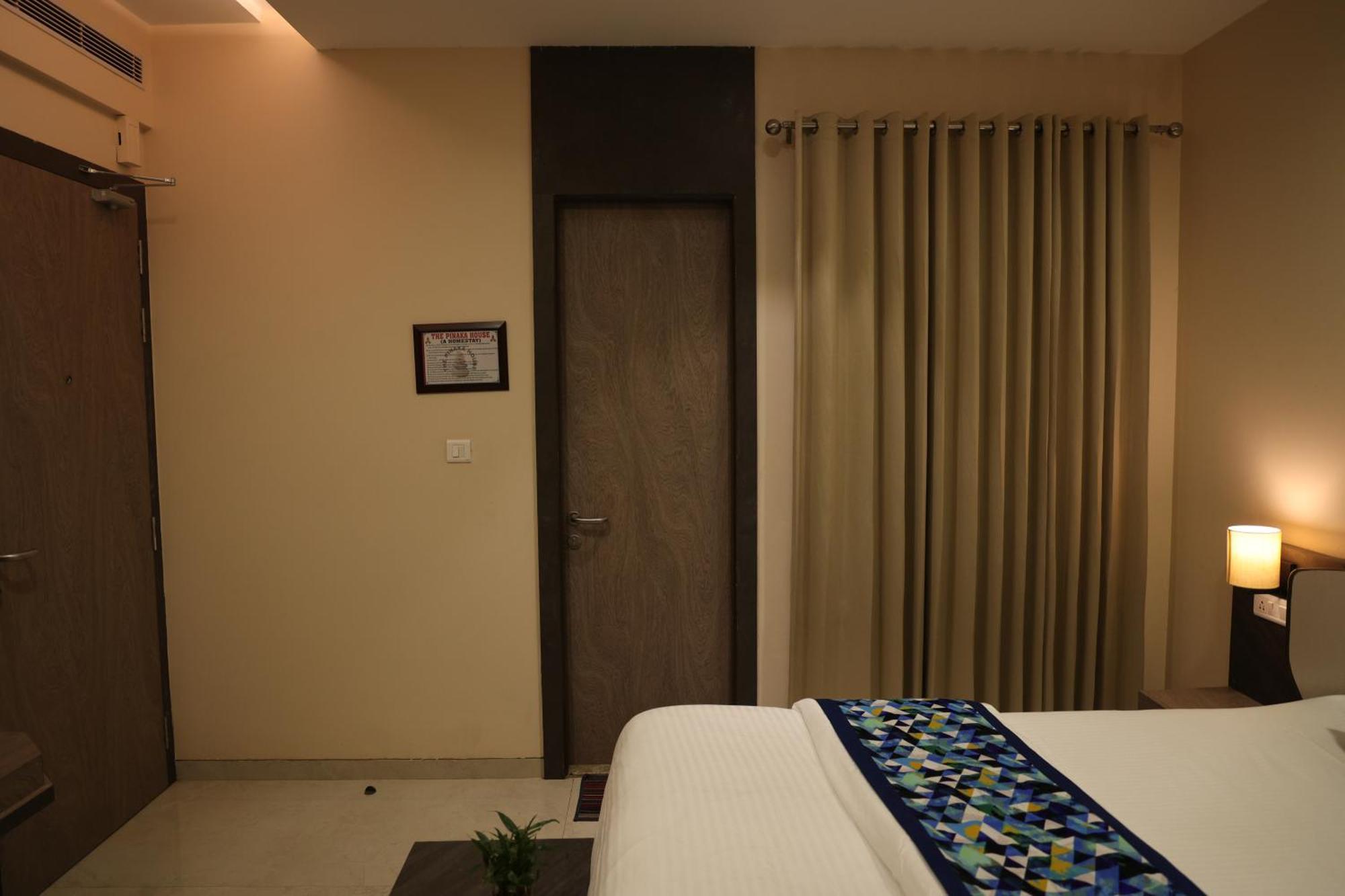 Hotel Pinaka Inn Лакнау Екстериор снимка