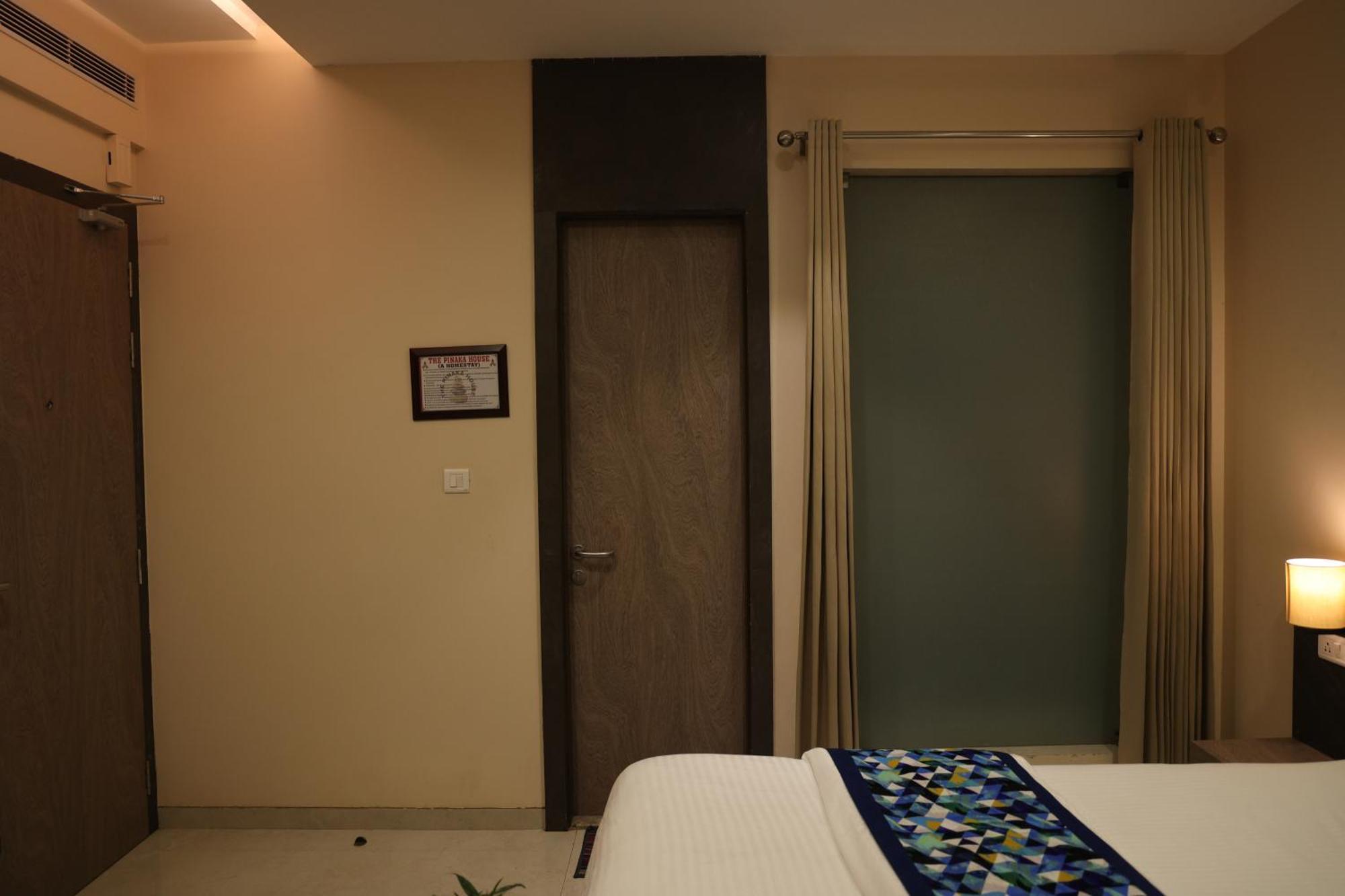 Hotel Pinaka Inn Лакнау Екстериор снимка