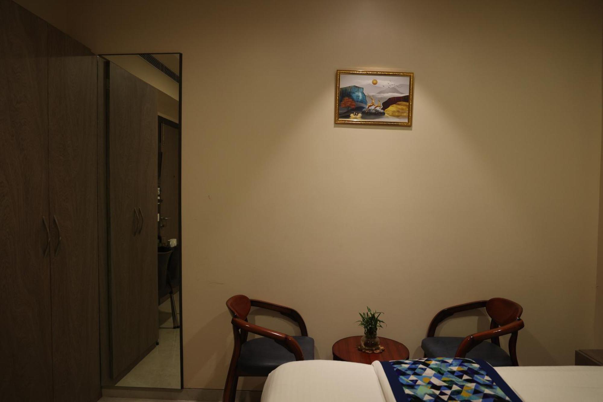 Hotel Pinaka Inn Лакнау Екстериор снимка